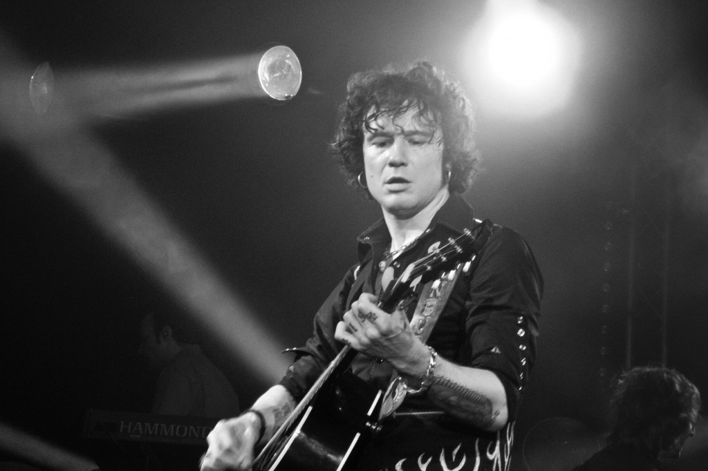 Bunbury (alma máter de Héroes del Silencio en concierto)